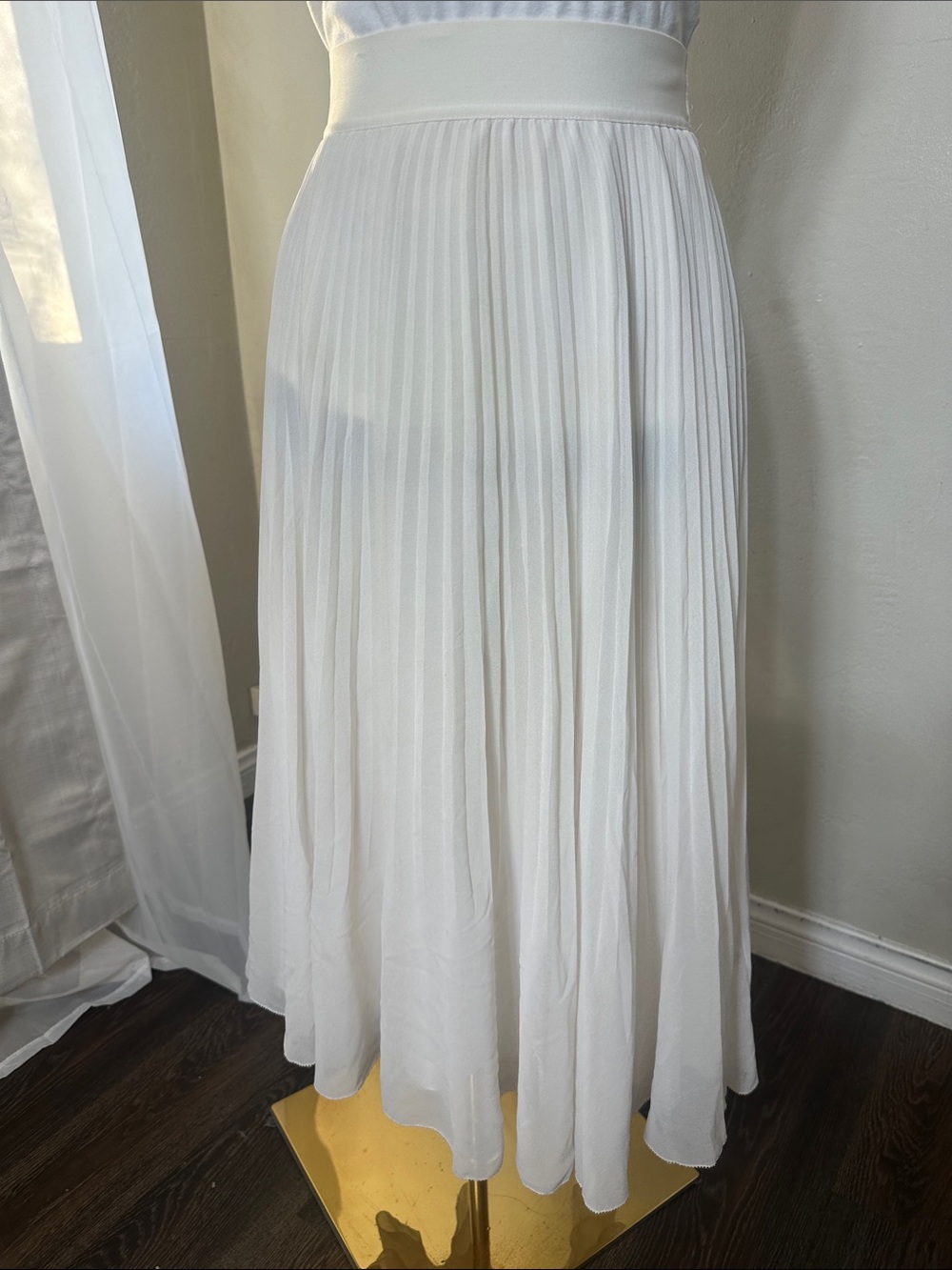 Wilfred Cream Pleated Midi Skirt with Wide Waistband